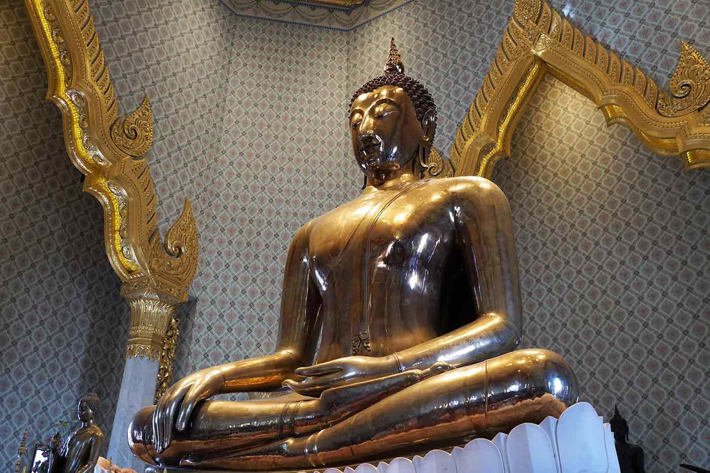 Wat Traimit Bouddha Or Bangkok